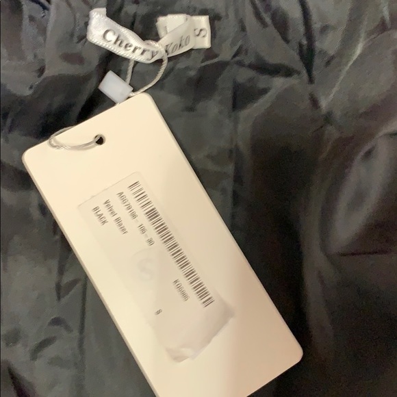 Cherrykoko Black Velvet Blazer - Picture 7 of 8